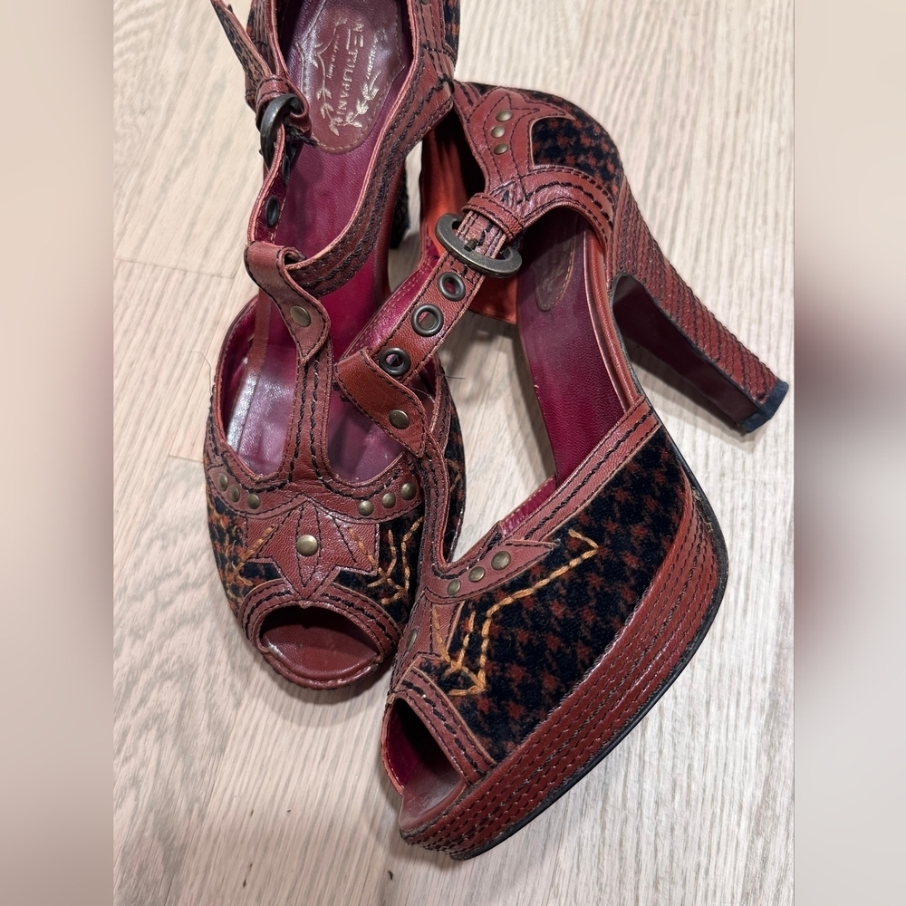 Brown and Black Peep-Toe Heels - Picture 8 of 8